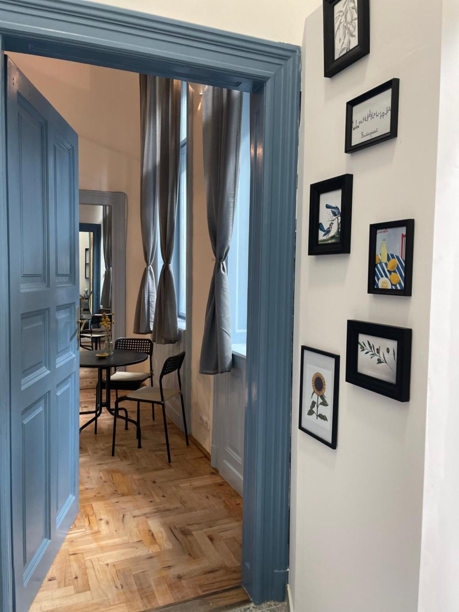 Blue Mirror Apartment Budapeste Exterior foto